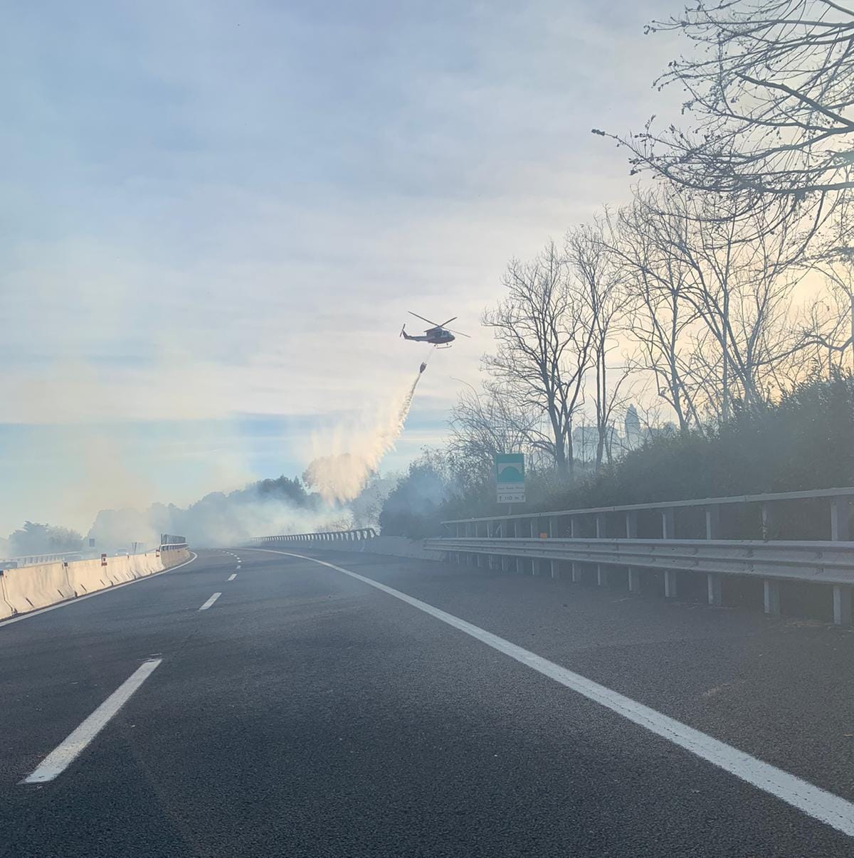 Nuovo inferno in A14, due auto in fiamme e 15 chilometri di coda